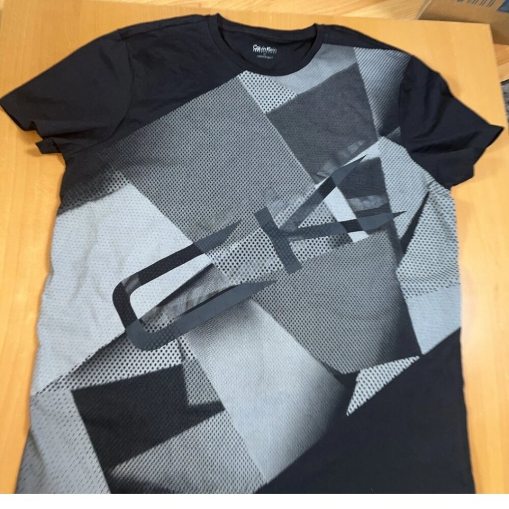 Calvin Klein Performance Graphic Tee XL Black Athleisure Gym Casual Logo